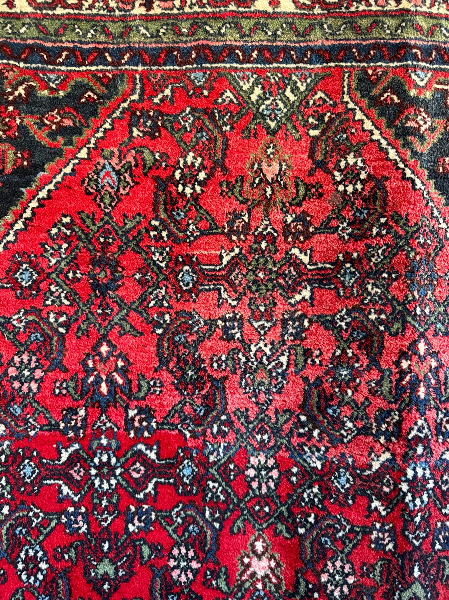 Handmade Persian Hosseinabad 295 x 197 cm | 9.68 x 6.46 ft