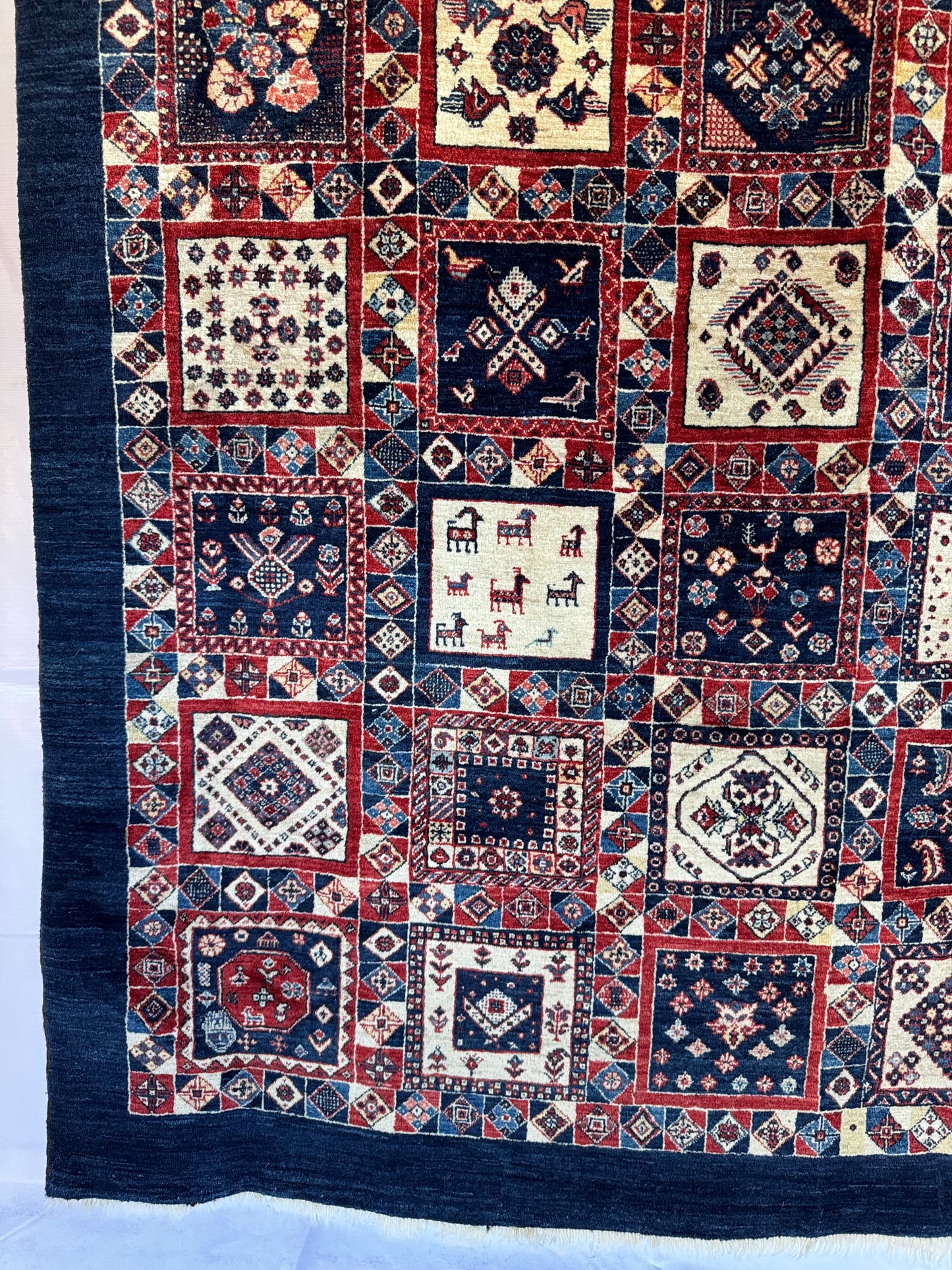 Handmade Persian Kashkuli 196 x 150 cm | 6.43 x 4.92 ft