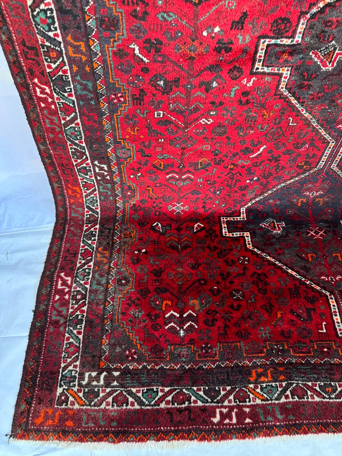 Handmade Persian Shiraz 221 x 293 cm | 9.6 x 7.25 ft