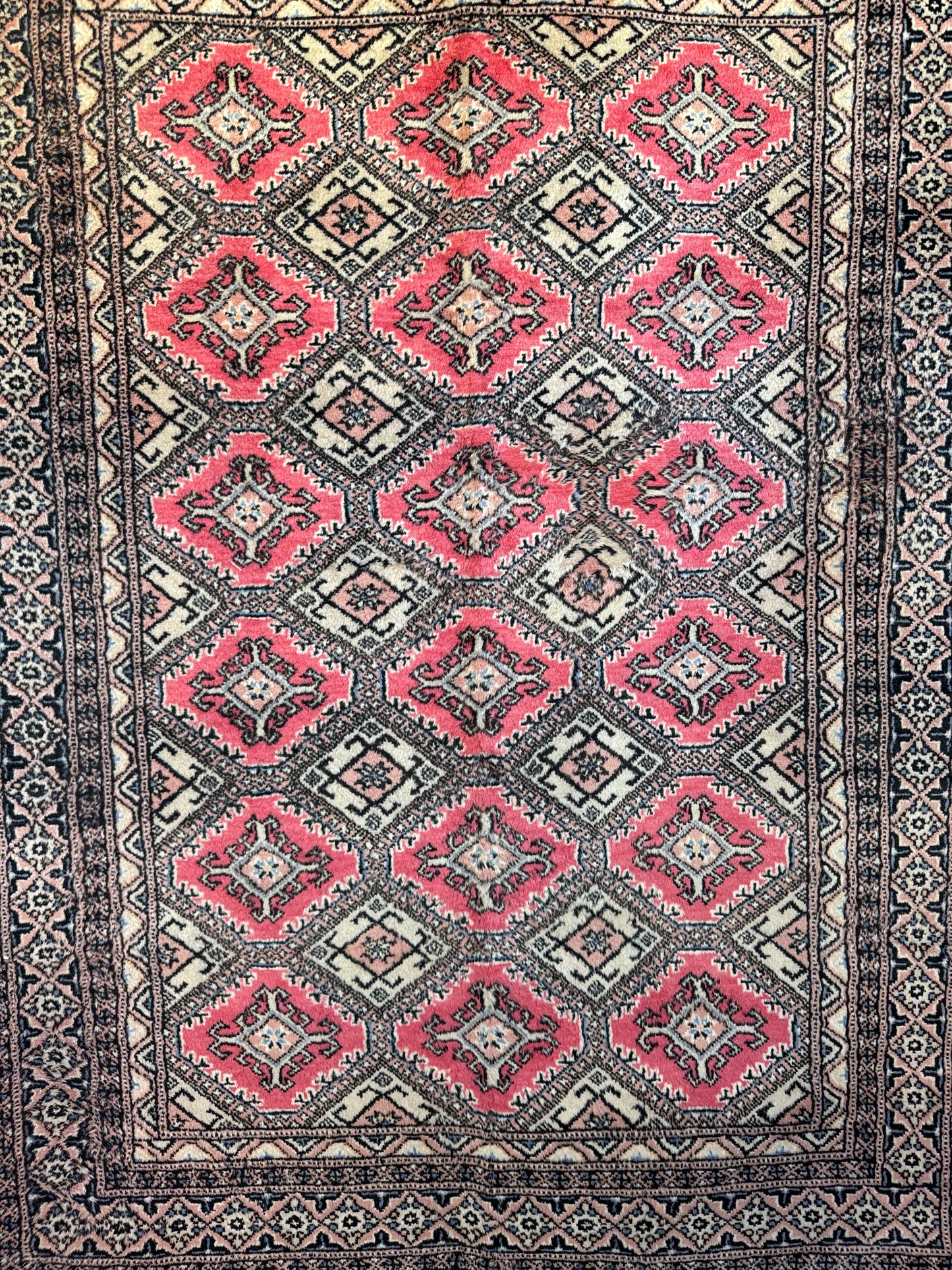 Handmade Lahore 205 x 135 cm | 6.73 x 4.43 ft