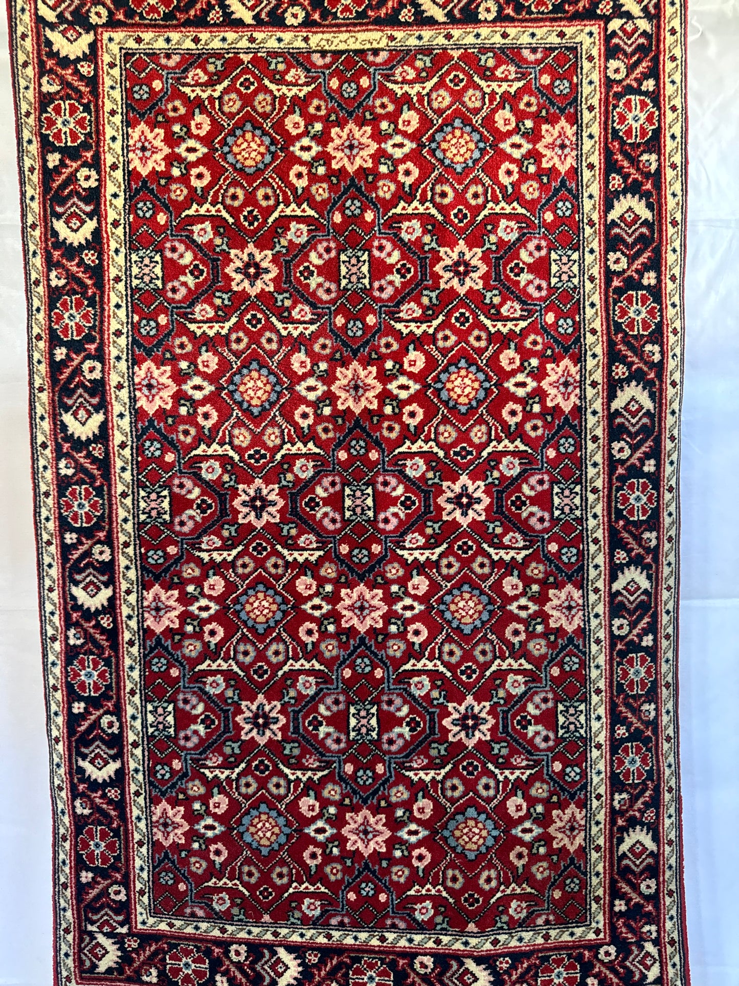 Handmade Oriental  102 x 168 cm | 5.51 x 3.35 ft