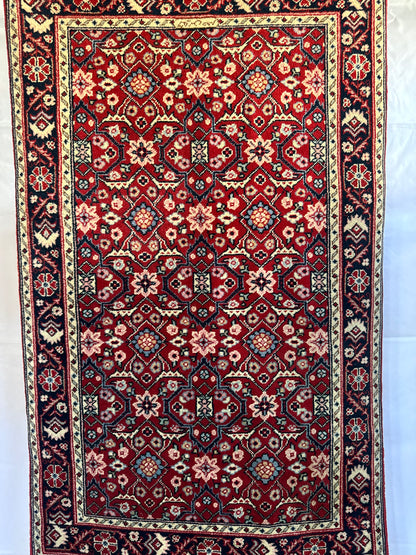 Handmade Oriental  102 x 168 cm | 5.51 x 3.35 ft