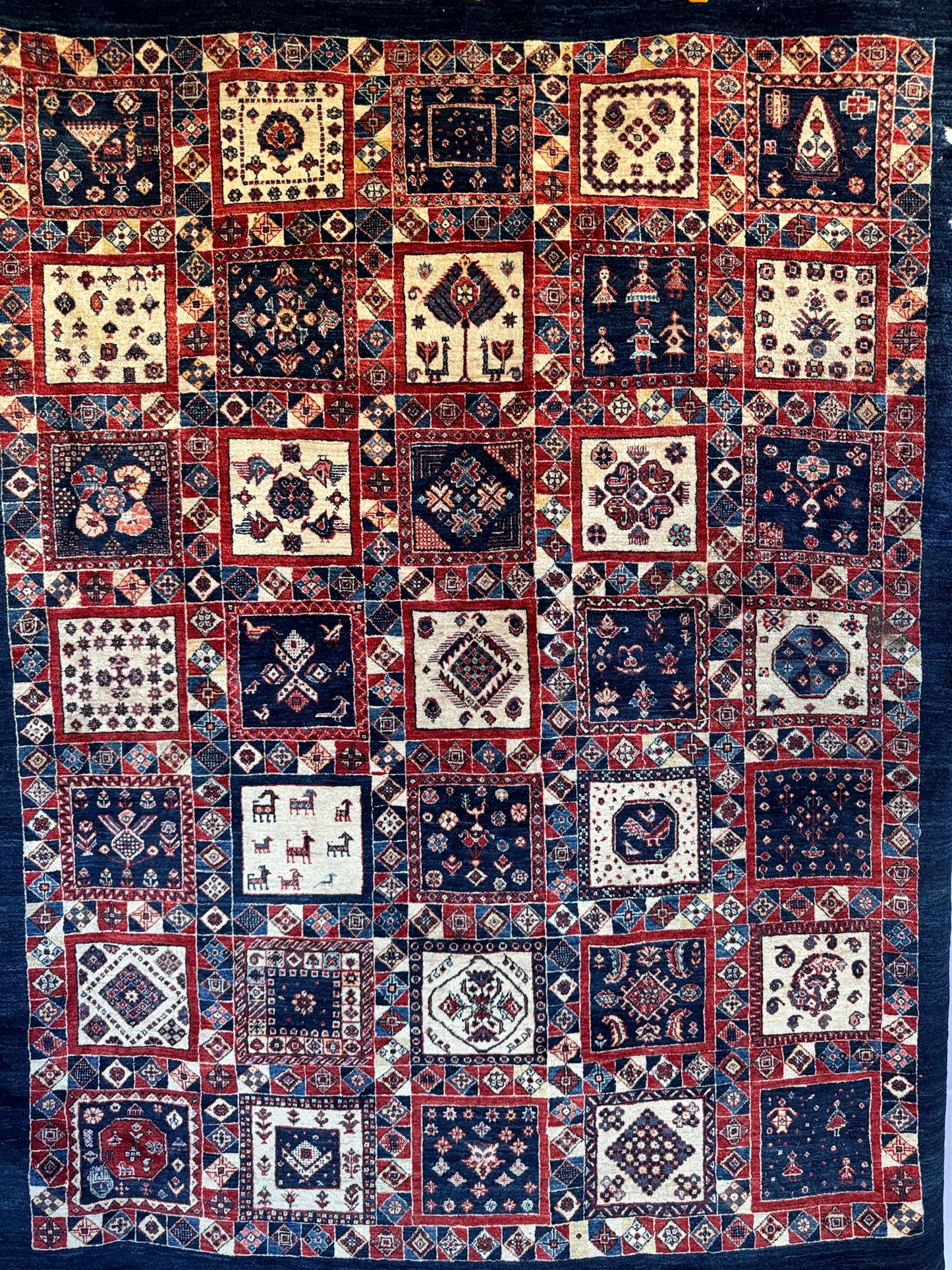 Handmade Persian Kashkuli 196 x 150 cm | 6.43 x 4.92 ft