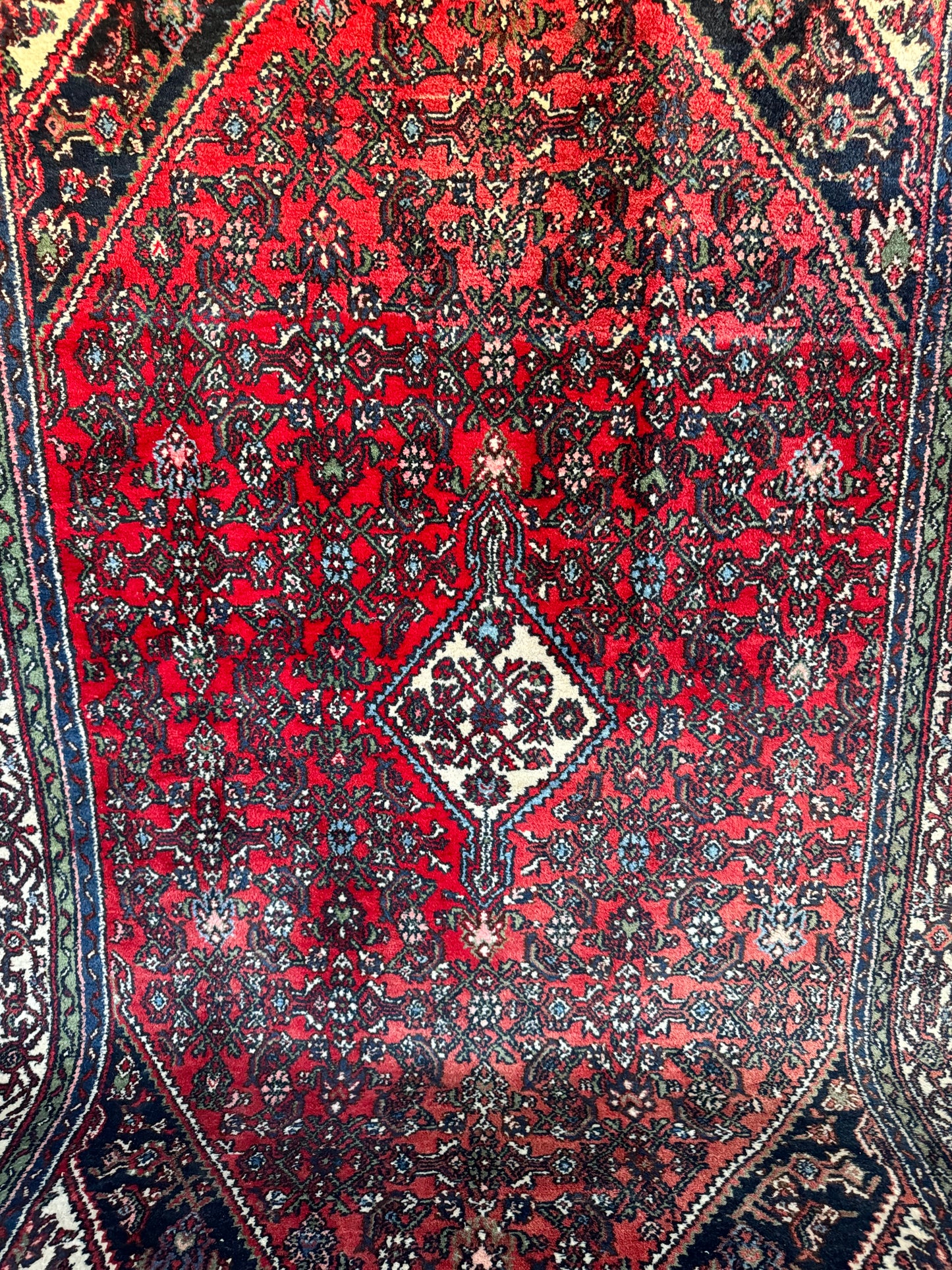 Handmade Persian Hosseinabad 295 x 197 cm | 9.68 x 6.46 ft