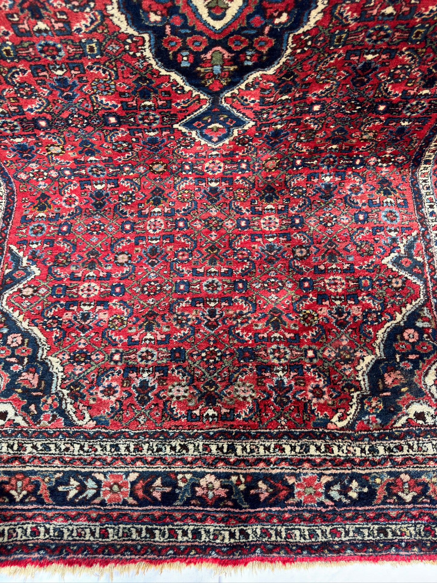 Handmade Persian Hosseinabad 9.84 x 5.6 ft