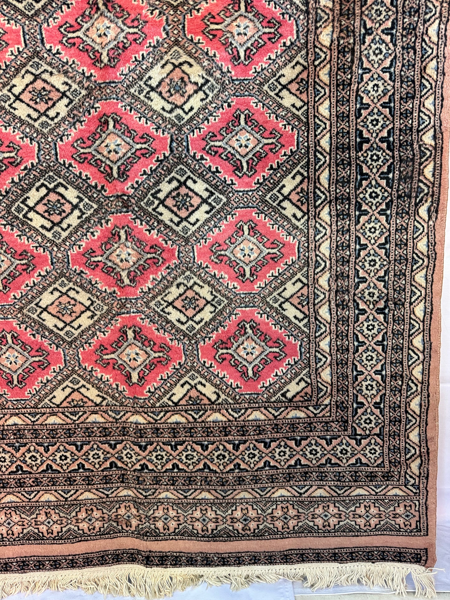 Handmade Lahore 205 x 135 cm | 6.73 x 4.43 ft