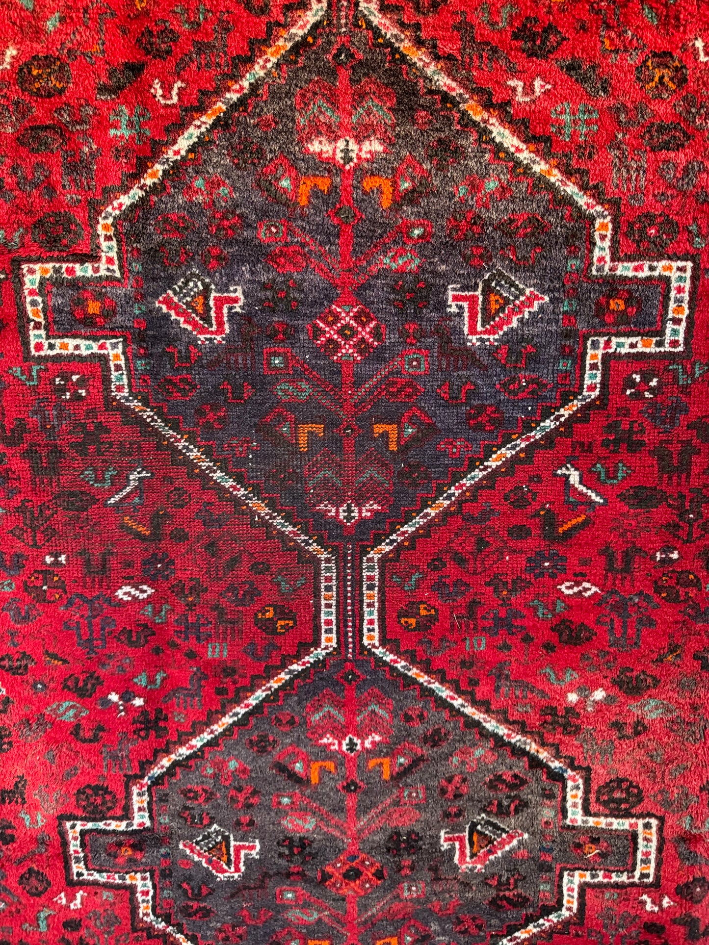 Handmade Persian Shiraz 221 x 293 cm | 9.6 x 7.25 ft