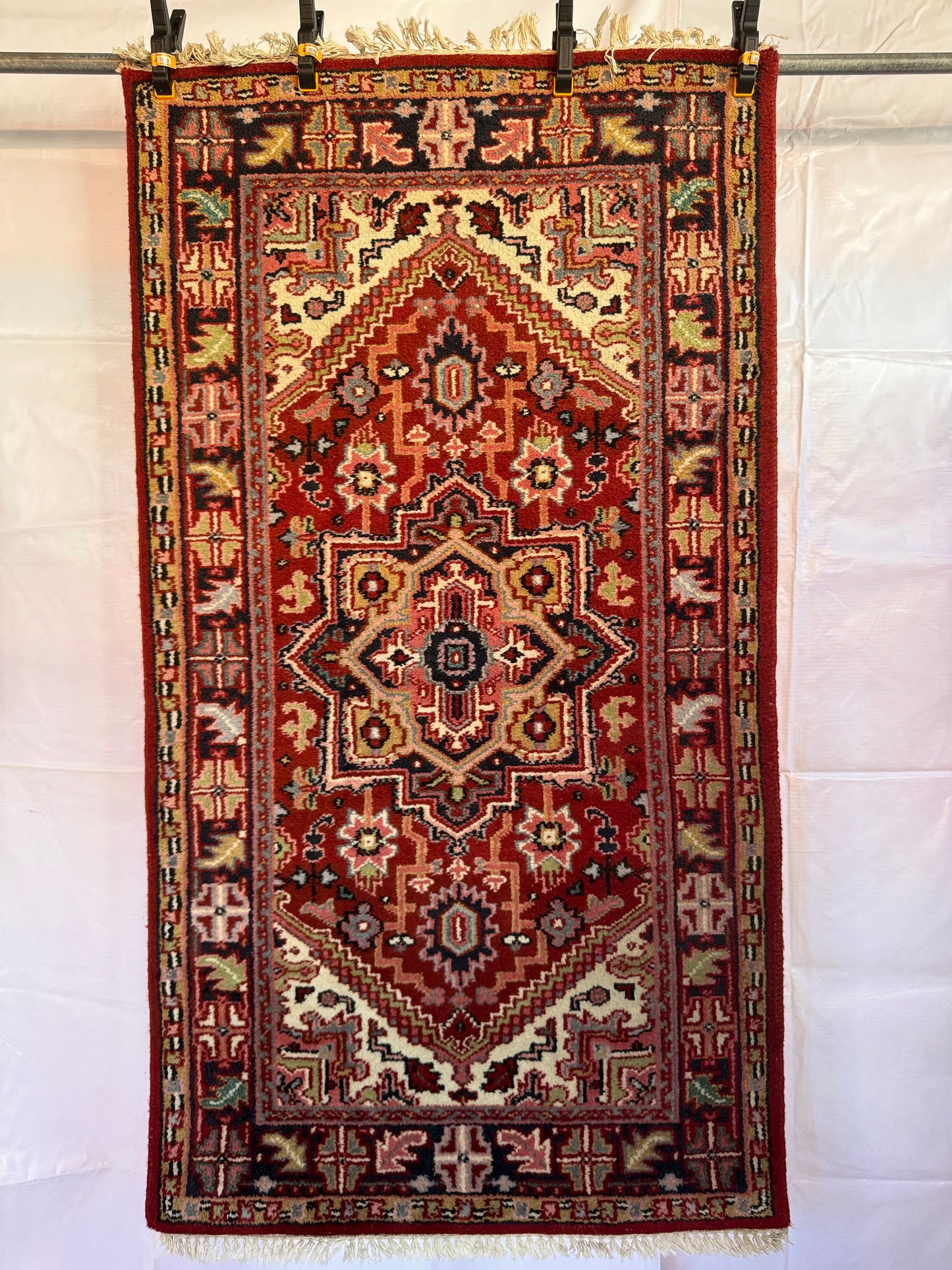 Handmade Indo Heriz 165 x 91 cm | 5.41 x 3 ft