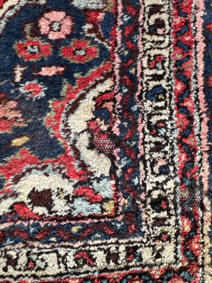 Handmade Persian Hosseinabad 9.84 x 5.6 ft