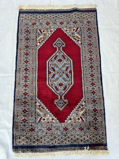 Handmade Lahore Rug 133 x 79 cm | 4.36 x 2.92 ft