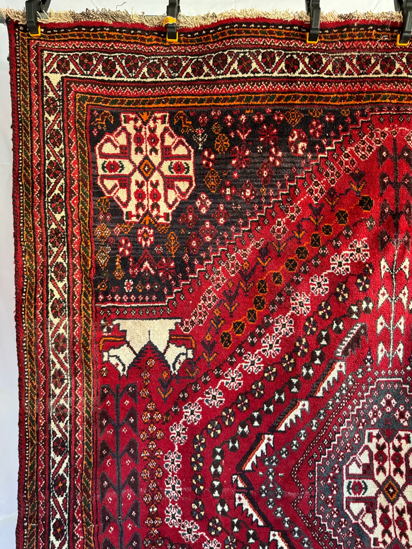 Handmade Persian Shiraz 181 x 242 cm | 7.94 x 5.94 ft