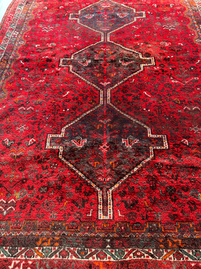 Handmade Persian Shiraz 221 x 293 cm | 9.6 x 7.25 ft