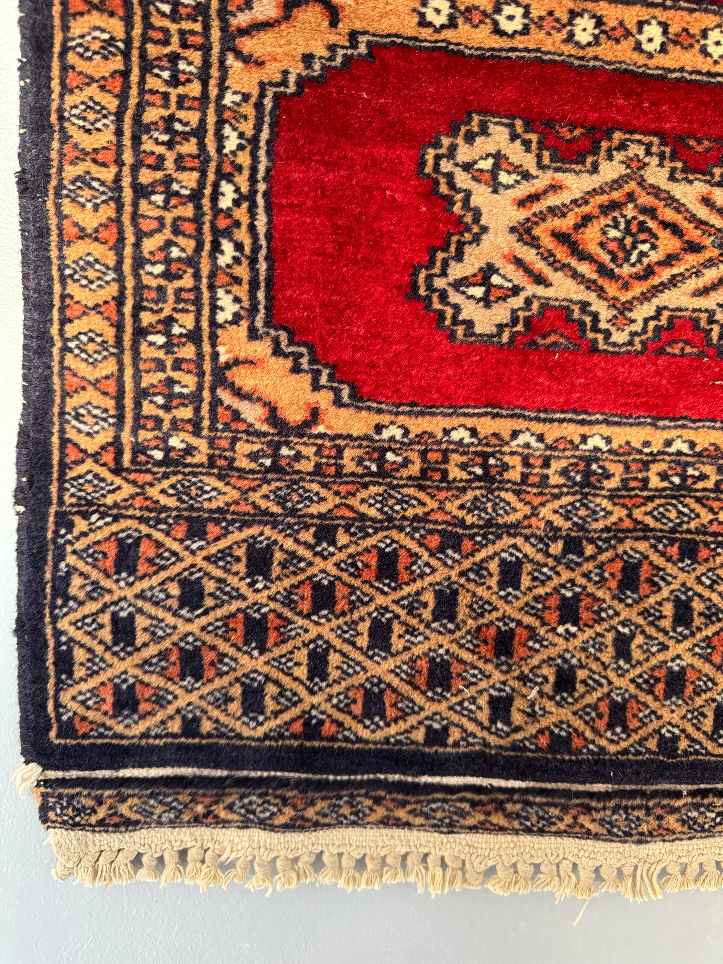 Handmade Mini Lahore Rug 73 x 49 cm | 2.4 x 1.61 ft