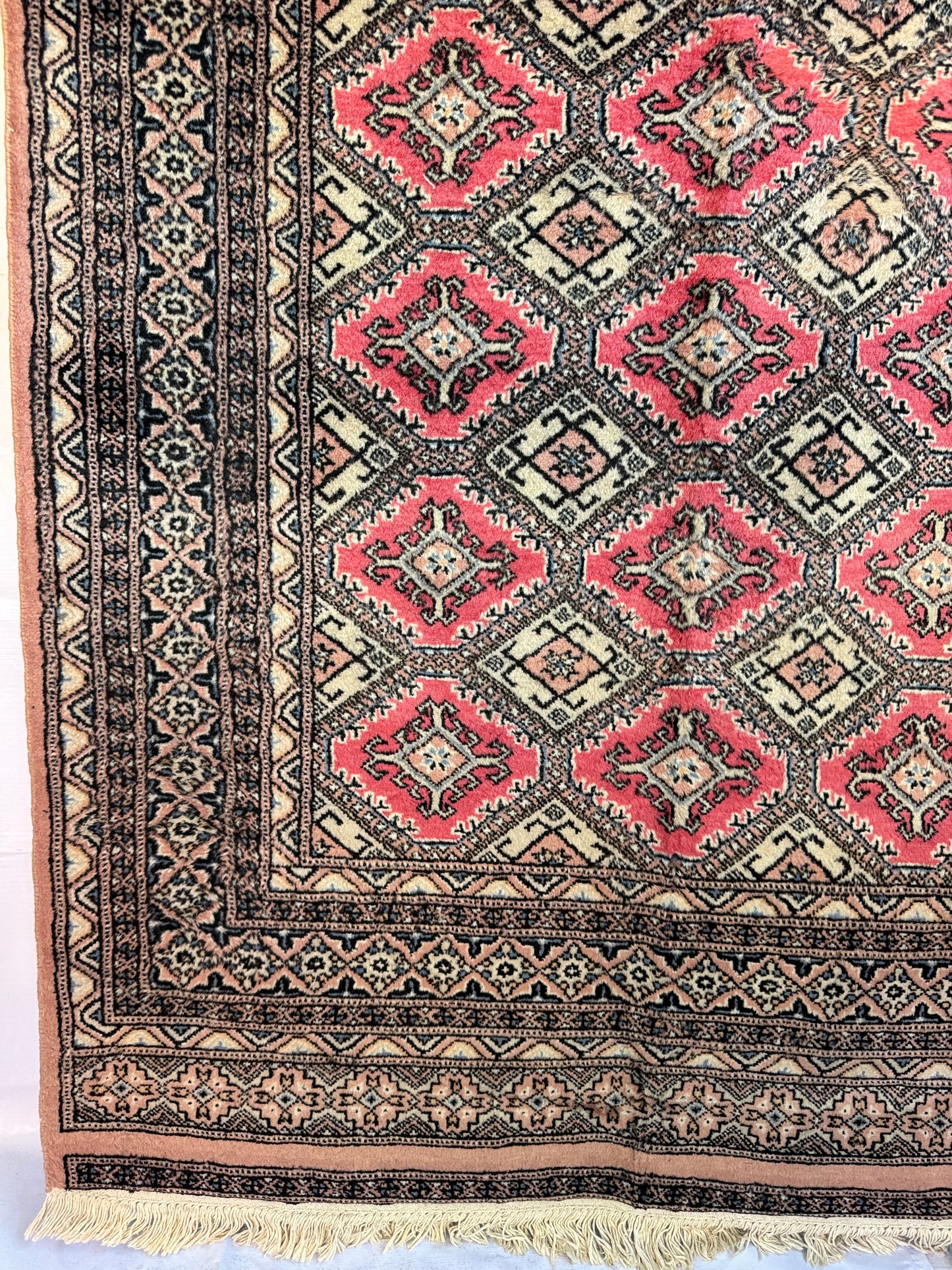 Handmade Lahore 205 x 135 cm | 6.73 x 4.43 ft