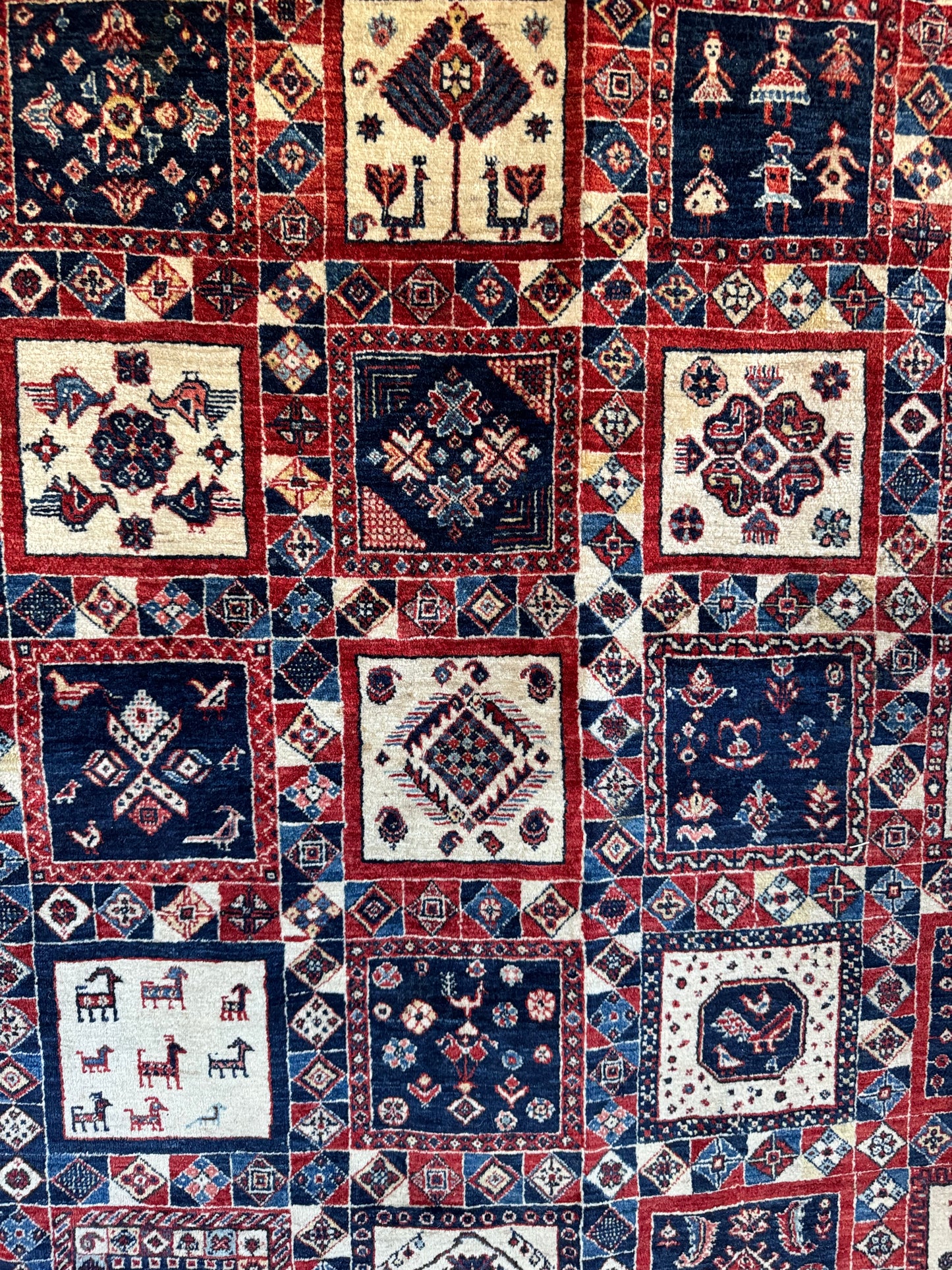 Handmade Persian Kashkuli 196 x 150 cm | 6.43 x 4.92 ft