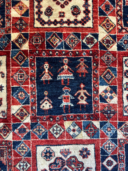 Handmade Persian Kashkuli 196 x 150 cm | 6.43 x 4.92 ft