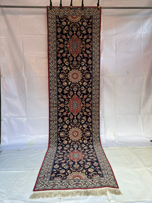 RESERVED ⚡️ Handmade Persian Isfahan Runner 304 x 83 cm | 11.15 x 2.72 ft