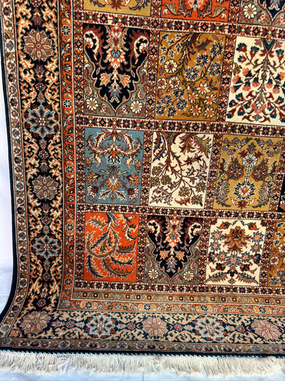 Handmade Persian Sarouk Rug 8.2 x 5.6 ft