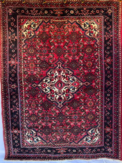 Handmade Persian Hosseinabad 213 x 160 cm | 7 x 5.25 ft