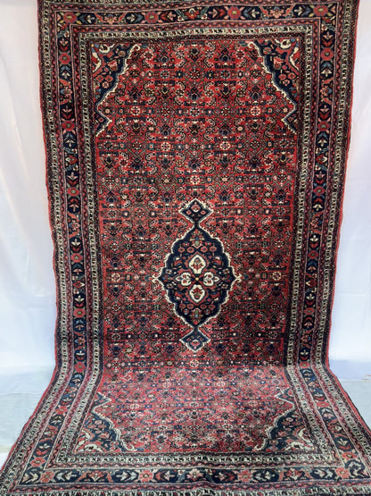 Handmade Persian Hosseinabad 9.84 x 5.6 ft